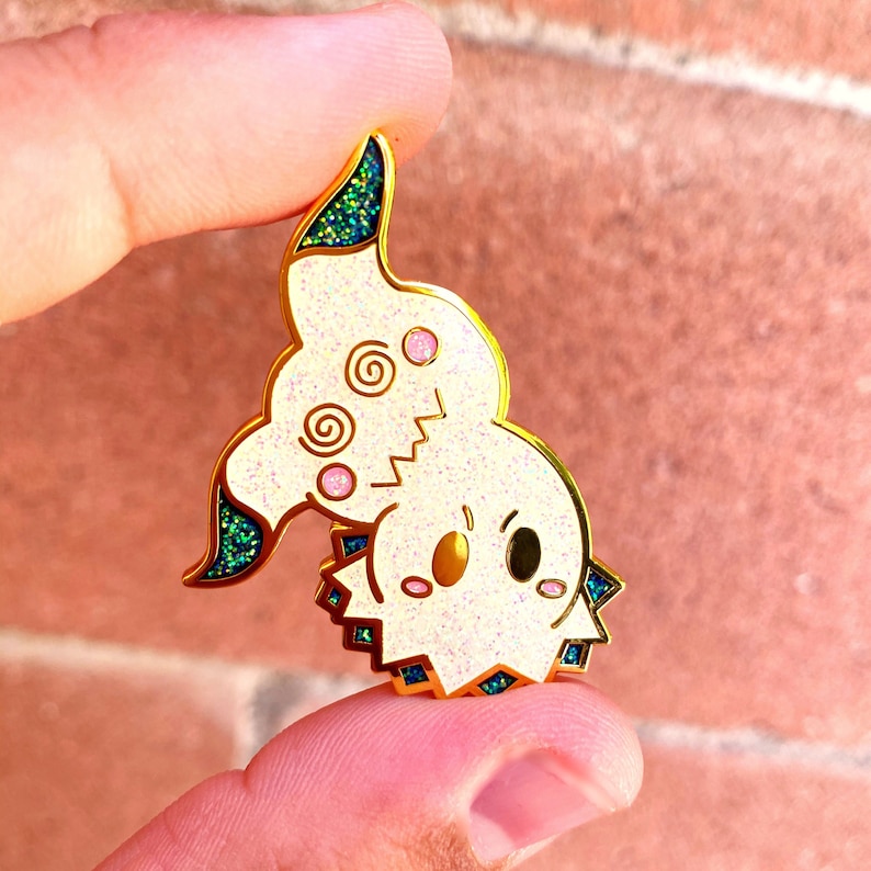 Mim enamel pins