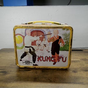 70s カンフー KUNG FU ブリキ ランチボックス ビンテージ 70s カンフー KUNG FU ブリキ ランチボックス ビンテージ - メルカリ