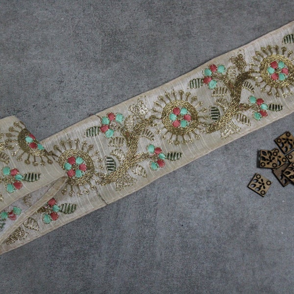 Bordure en broderie Mandala indien, Floral brodé dentelle, large bordure de tissu, soie bordure en dentelle, ruban de perles Seqins, sarcelle d’hiver Rose broderie