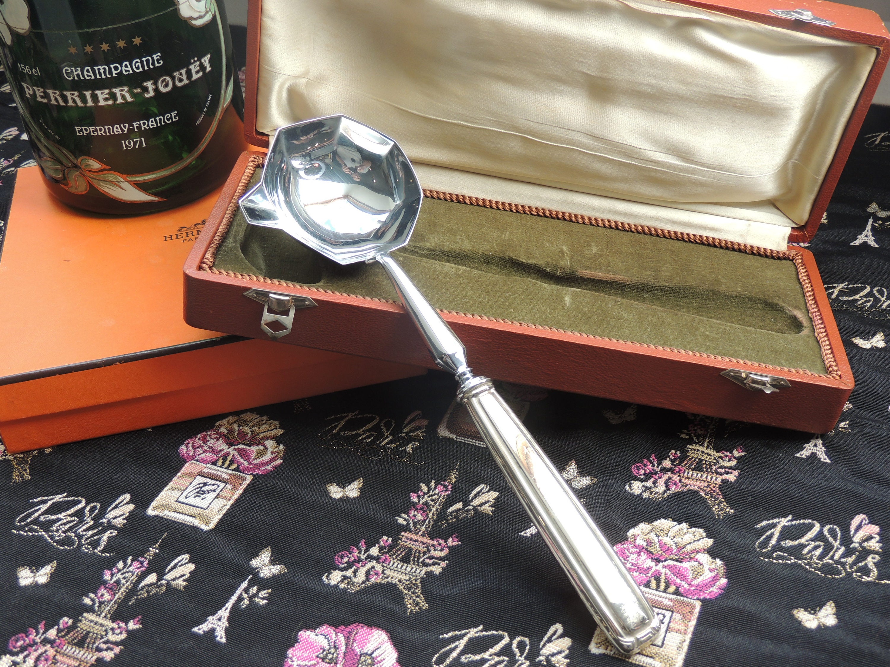 very nice ladle box table spoon for sauces, cream tableware ref/197