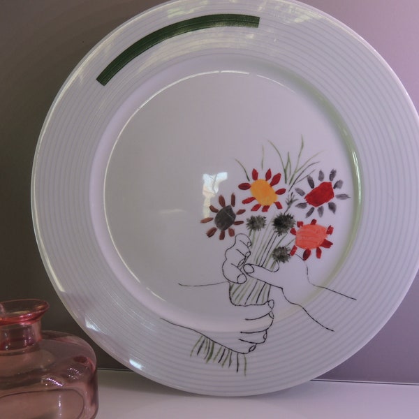 Handmade porcelain plate with bouquet of flowers drawing by Pablo Picasso midcentury Spal collection Great ceramists of the 20th century