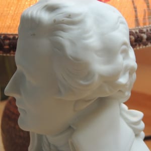 Bust D ornament Composer in porcelain and biscuit, Limoges France Mozart ref/180