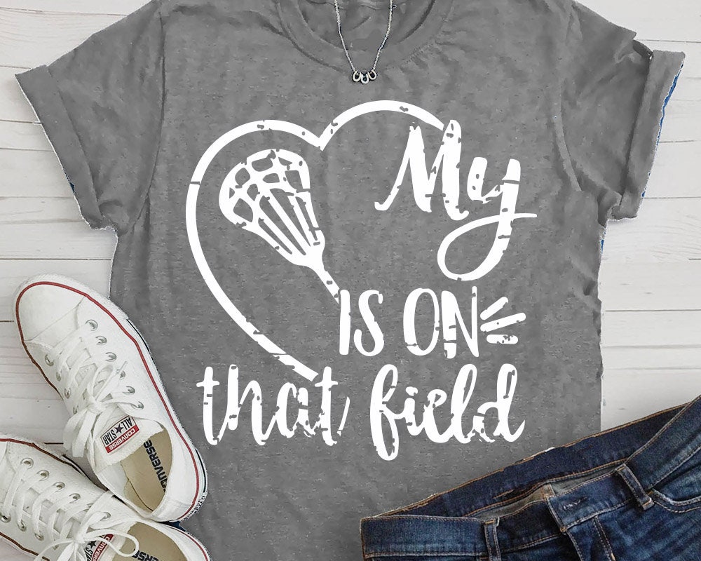 Lacrosse Mom - My Heart Is On That Field - Personalized Shirt For Lacrosse Family NA04