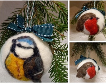 Garden birds pair of birds,Set of 2, Robin and blue tit Christmas baubles,needle felted birds ball,garden birds balls, unique birds,Blue tit