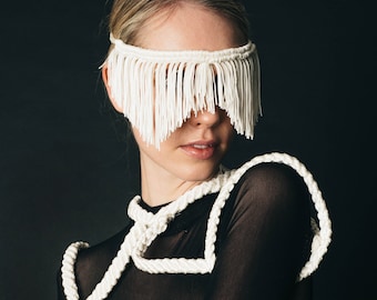 CETO EYEMASK IVORY - sexy Augenbinde / geknotetes Fransen-Headpiece / Maske - Fetischschmuck / Bauchtanzmaske -