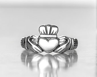 925 Sterling Silver Claddagh Ring - Irish Engagement Ring In Silver - Love Friendship Symbol