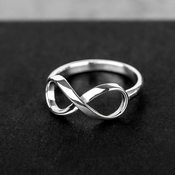 Bague Infini en Argent Massif 925/1000e