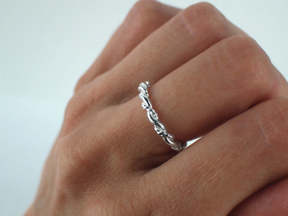 【関税込み】My Way Mini ring in silver and diamonds 3mm Wide Silver Ring with Tiny Diamond | Colleen Mauer Designs