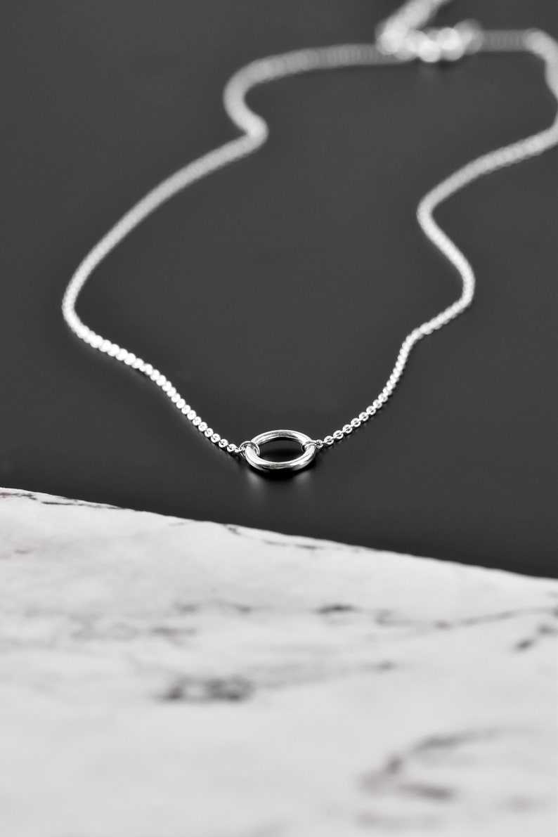 Collier Ras de Cou Petit Cercle en Argent Massif 925/1000e image 2