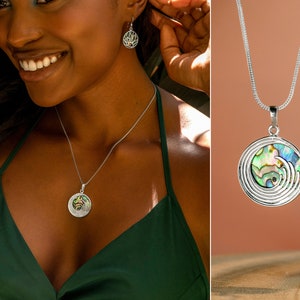 925 Sterling Silver Wave Pendant set with Abalone - Ocean Necklace with Mother of Pearl