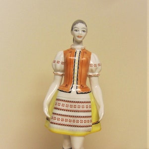 Hollohaza Figurine Hungary Porcelain 70s Hollohaza Lady #1831 8 Folk Woman Figurine