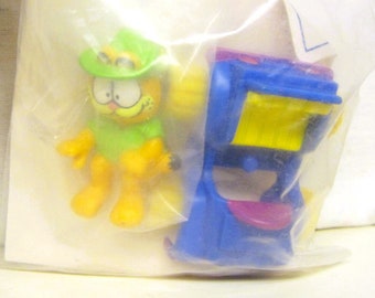 1989 McDonald’s Garfield 4 X 4 Sealed Happy Meal Toys 3 Available Collectible Garfield