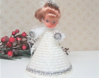 Handmade Angel Tree Topper 70s Christmas Angel White Yarn & Plastic Needlepoint Angel Decor