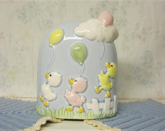 Hucha de cerámica vintage de Lillian Vernon: decoración infantil con patos de los años 80
