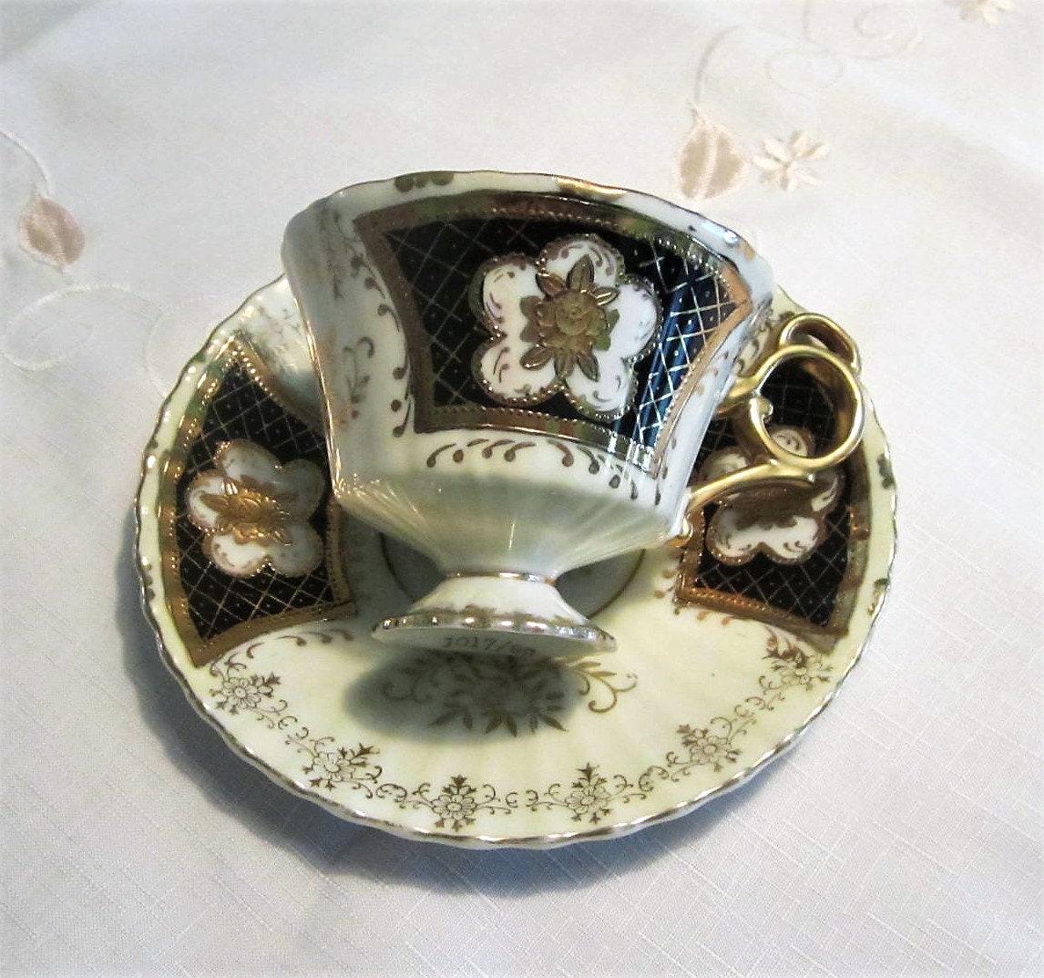 非売品　PHILA NIPPON Japan Lustreware Footed Teacup Black & Gold Pedestal Teacup