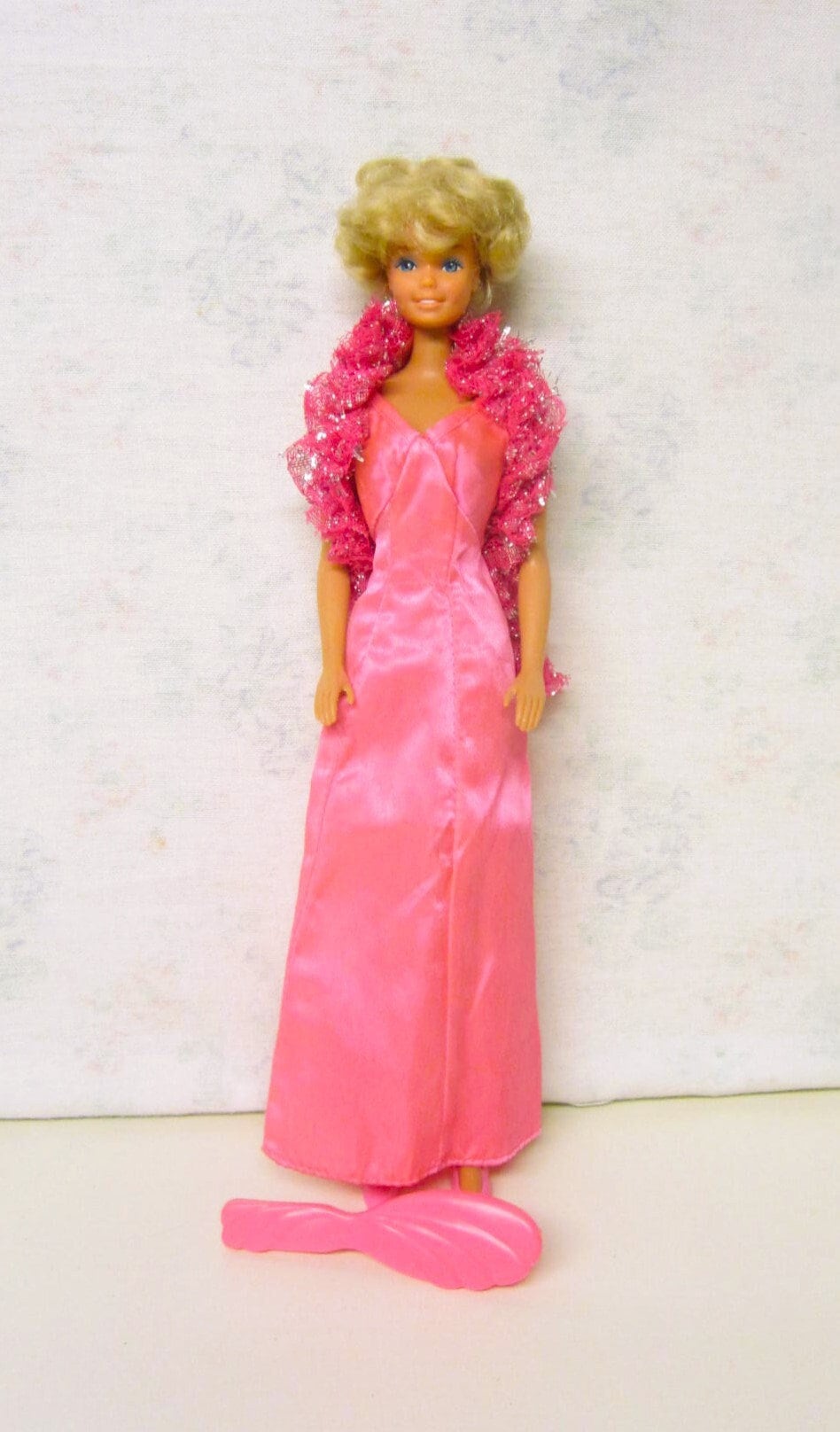 Barbie！！ 1978 Superstar Barbie #2598 With Mattel Pink Satin Dress