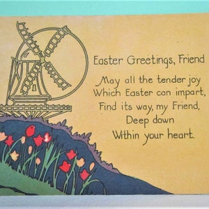 Puede incluir: Una tarjeta de felicitaci&oacute;n de Pascua vintage con fondo amarillo y una ilustraci&oacute;n de un molino de viento. La tarjeta presenta un poema que dice: "Saludos de Pascua, amigo. Que toda la alegr&iacute;a tierna Que la Pascua puede impartir, Encuentre su camino, mi amigo, En lo profundo De tu coraz&oacute;n."