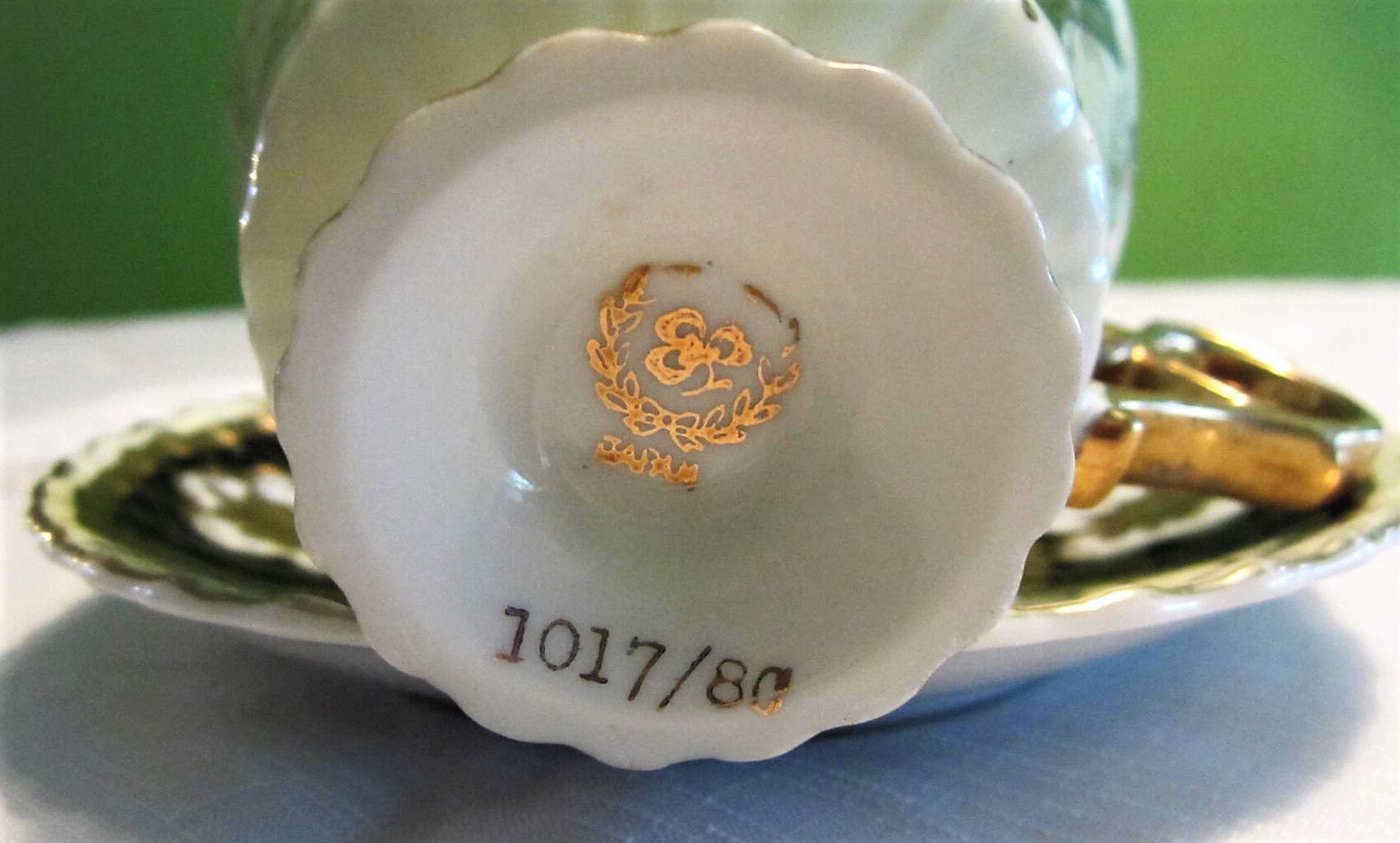 【超美品・お引き取限定】仏手テーブル Japan Lustreware Footed Teacup Black & Gold Pedestal Teacup