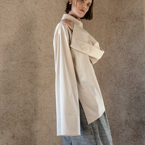 CHAMPAGNE silky deconstructed OVERSIZE SHIRT imagem 5