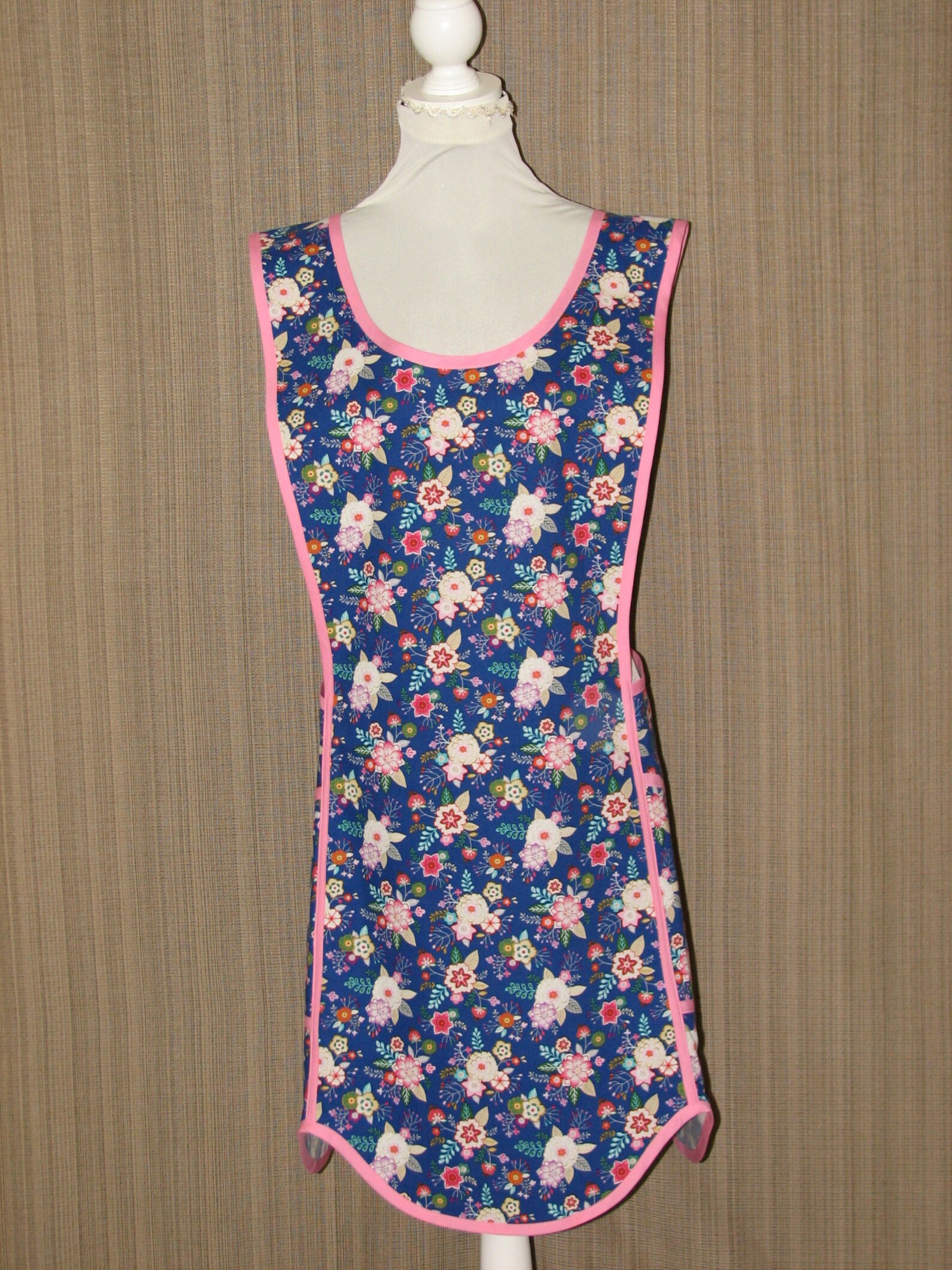 white pinafore apron plus size