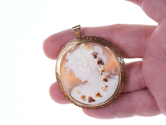 Large Antique 14k gold Shell Cameo - image 2