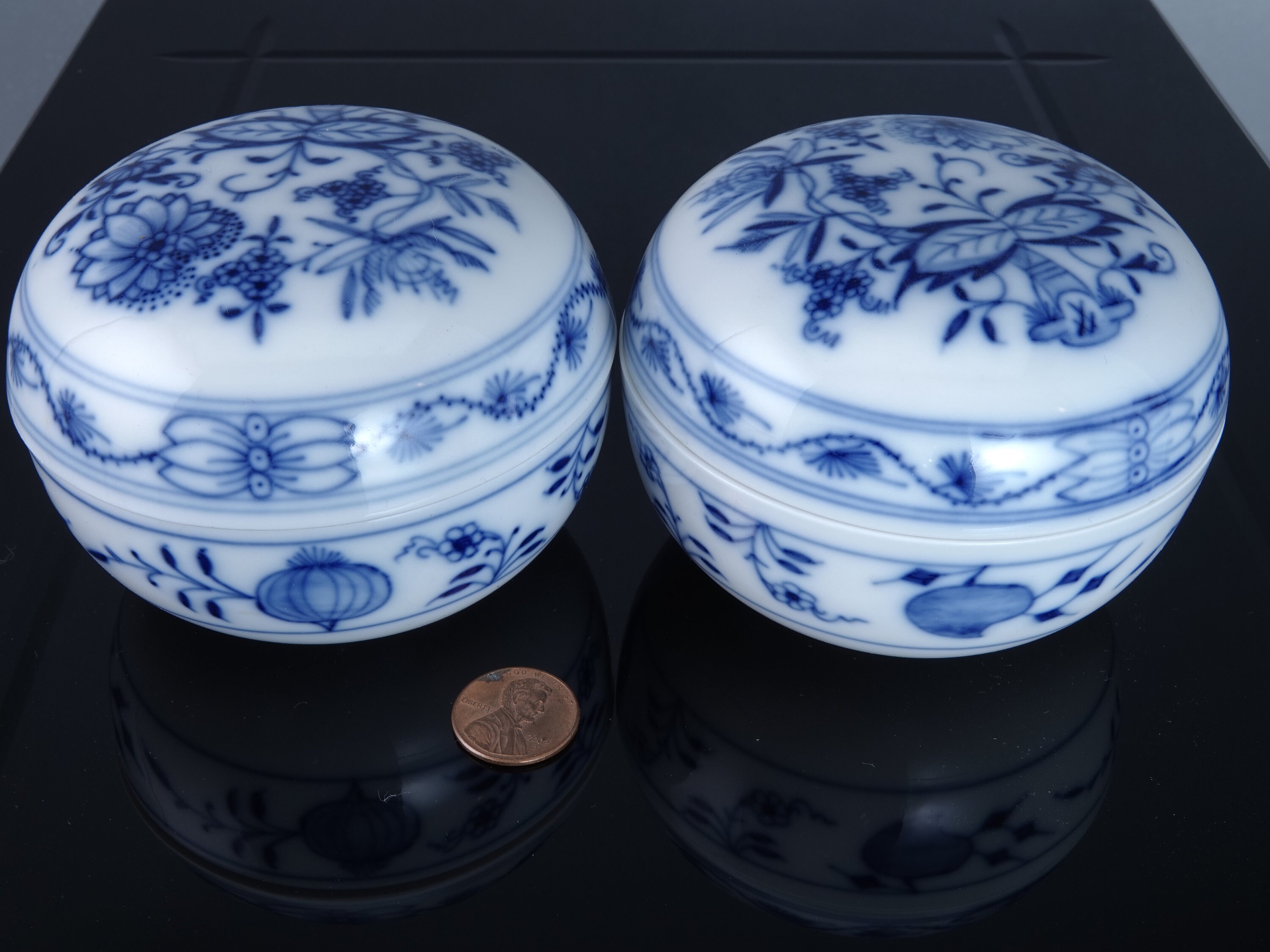 Meissen Onion Covered Box Pair Round Dresser Box - Etsy Meissen Onion Covered Box Pair Round Dresser Box - Etsy