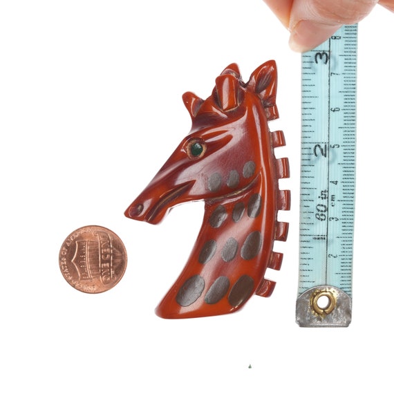 c1940's Bakelite Giraffe brooch - image 7