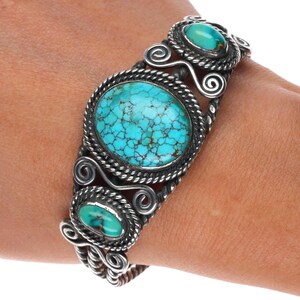 ロ*ン様 NAVAJO WBH刻印　ヴィンテージターコイズ彫刻デザインブレスレッ 現在、この商品の在庫はありません - Etsy