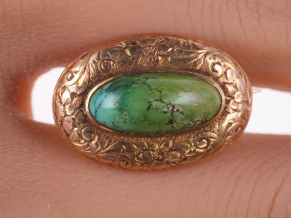 Antique Engraved 14k gold Turquoise pin - image 2