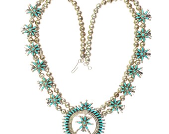 Collar de turquesa con bordado de flor de calabaza en plata esterlina y bordado Zuni de Lorna Mahkee