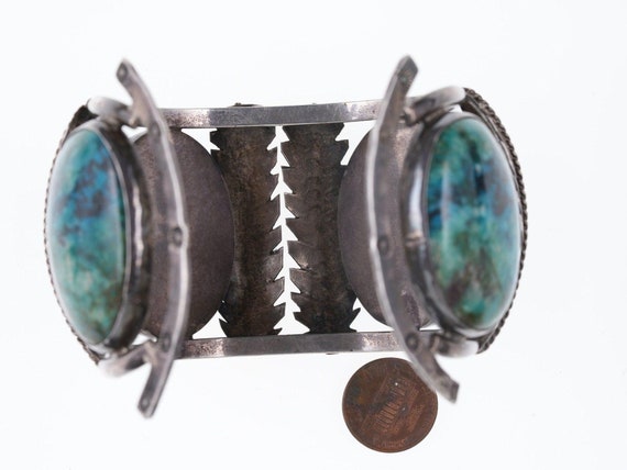 7.5" Large Vintage Native American Sterling Cuff - image 9