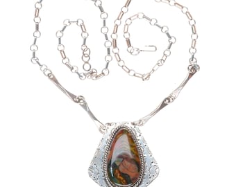 Collar vintage Navajo de 27 pulgadas con eslabones de plata esterlina y ágata, con bonito trabajo de estampado.
