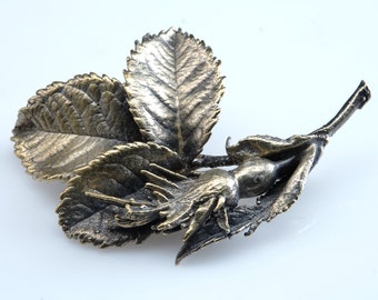 real gold-plated rose branch stunning Flora Danica style bold amazing detail Striking gold-plated rose flower brooch with three leaves