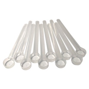 Peut inclure: Un ensemble de 15 cuillères doseuses en plastique transparent avec un petit bol rond à l'extrémité de chaque manche.