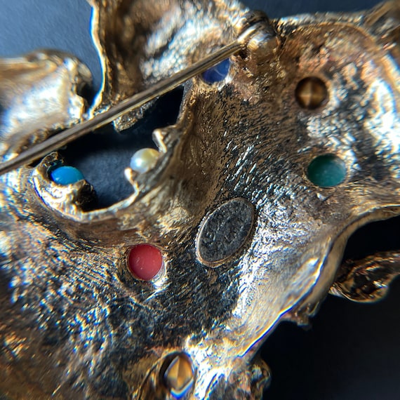 Rare Kenneth Jay Lane Horse & Hound Brooch: Two-T… - image 7