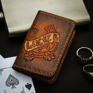 Porta carte Porta carte in PELLE FATTO A MANO Lucker, Quadrifoglio, Ferro di cavallo, Porta carte personalizzato personalizzato, Regalo per il gioco d'azzardo, Portafoglio con tasca frontale