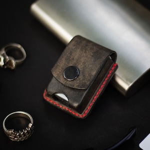 Étui à briquet ZIPPO en cuir fait main, étui à briquet, support zippo, cadeau haut de gamme pour papa, noir et rouge