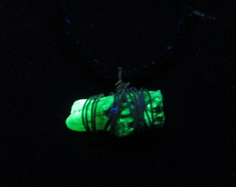 RARE FLUORESCENT Petrified tree root Choker, raw fossilized fluorescent wood necklace, trendy boho jewelry