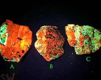 ONE (x1) Shortwave Fluorescent Calcite and Willemite. Sw/Mw/Lw Fluorescence. Hamburg Mine, Franklin, New Jersey - ET130