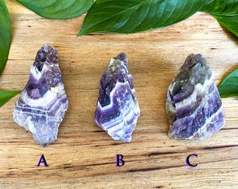 Chevron AMETHYST and PRASIOLITE. Chevron Banded purple and green quartz - Vermarine . Beautiful crystal point from Zambia - ET122