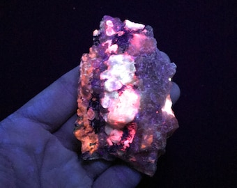 Rainbow "FANTASY ROCK!" 5 color TUGTUPITE Sodalite, Hackmanite, Chkalovite, Analcime, Polylithionite, and Arfvedsonite. Greenland