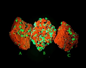 ONE (x1) Shortwave Fluorescent Calcite and Willemite. Sw/Mw/Lw Fluorescence. Hamburg Mine, Franklin, New Jersey