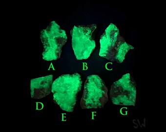 ONE Fluorescent Geode Piece. Druzy Chalcedony and Quartz. Glows under Shortwave 254 nm UV light. Trancas, Mexico.
