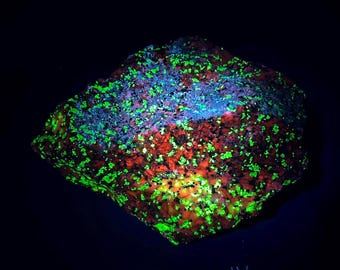Large 9.4 lb Fluorescent Willemite, Hydrozincite, Calcite, and Franklinite. Uv shortwave Sw Lw Uv Fluorescence. Hamburg Mine, Franklin, NJ.