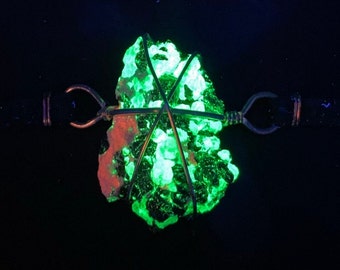 Bracelet - Fluorescent WILLEMITE, CALCITE, and Franklinite wrapped in Copper wire. Unique boho rave jewelry, handmade, raw natural