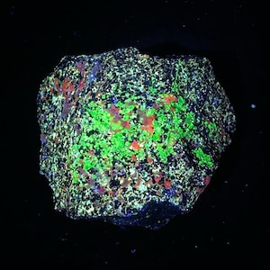 2.5 lb RARE YELLOW Fluorescent ZINCITE, Willemite, Calcite, & Franklinite specimen. Uv longwave shortwave reactive. Sterling Hill Mine, Nj.