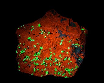 Large 4.3 lb Fluorescent / Phosphorescent Willemite, Calcite, and Franklinite. Sw Lw Mw Uv Fluorescence. Sterling Hill Mine, New Jersey