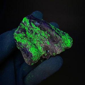 Fluorescent Willemite and Hydrozincite. Shortwave SW 254nm UV Light Fluorescence. Nelly James Mine, Arizona