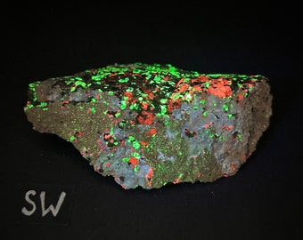 Fluorescent Willemite, Calcite, Hydrozincite & Franklinite. Multi Wave Fluorescence. Lang Shaft, Hamburg Mine, Franklin, New Jersey.