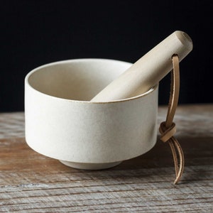 Chawan, Tea Bowl, Matcha Bowl Shironeri (Silk White) Tea or Latte - Yamatsu